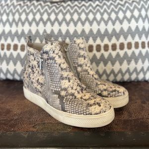 Steve Madden wedge shoes